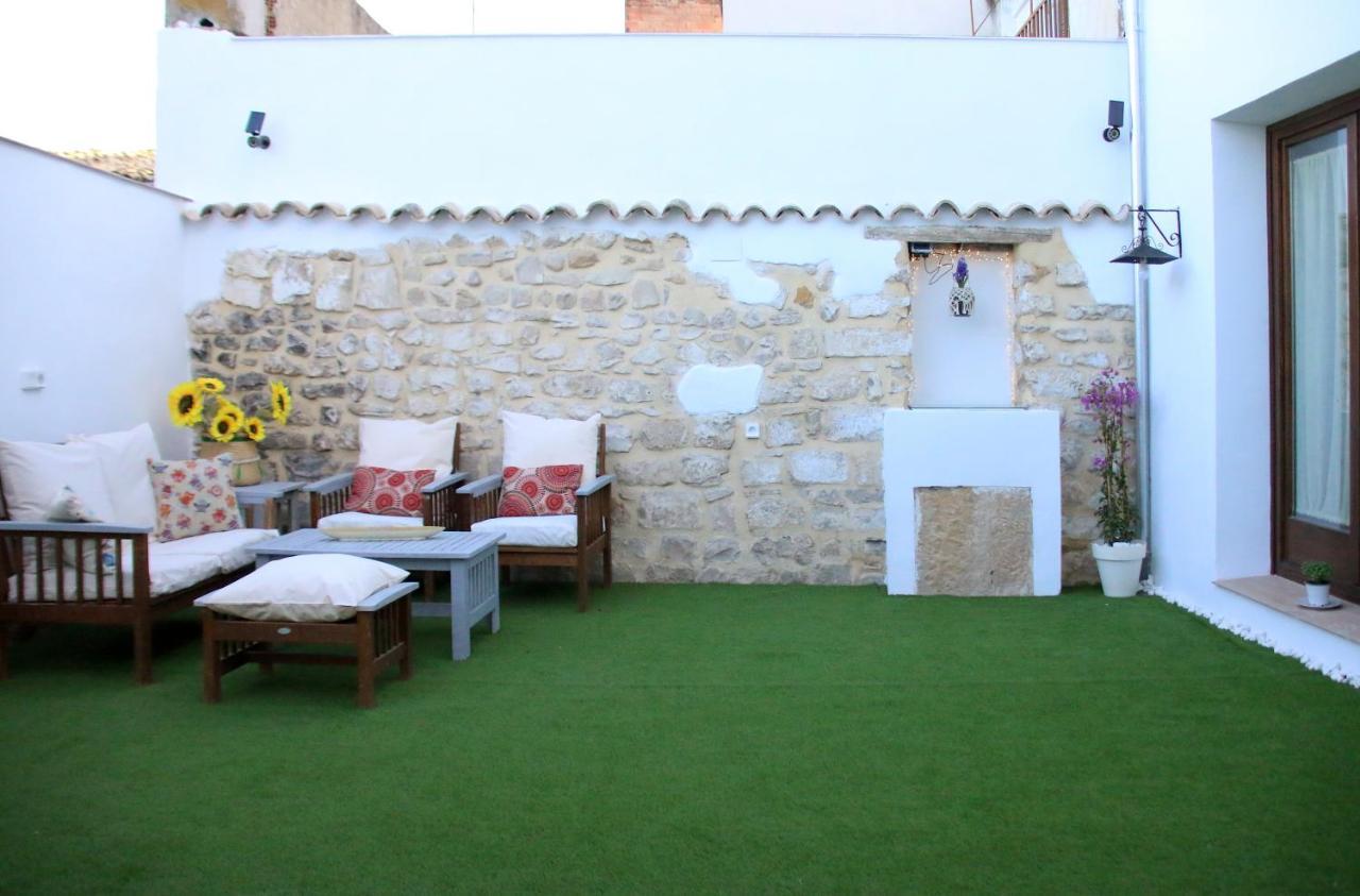 Apartamentos Turisticos La Estacion Úbeda Екстериор снимка